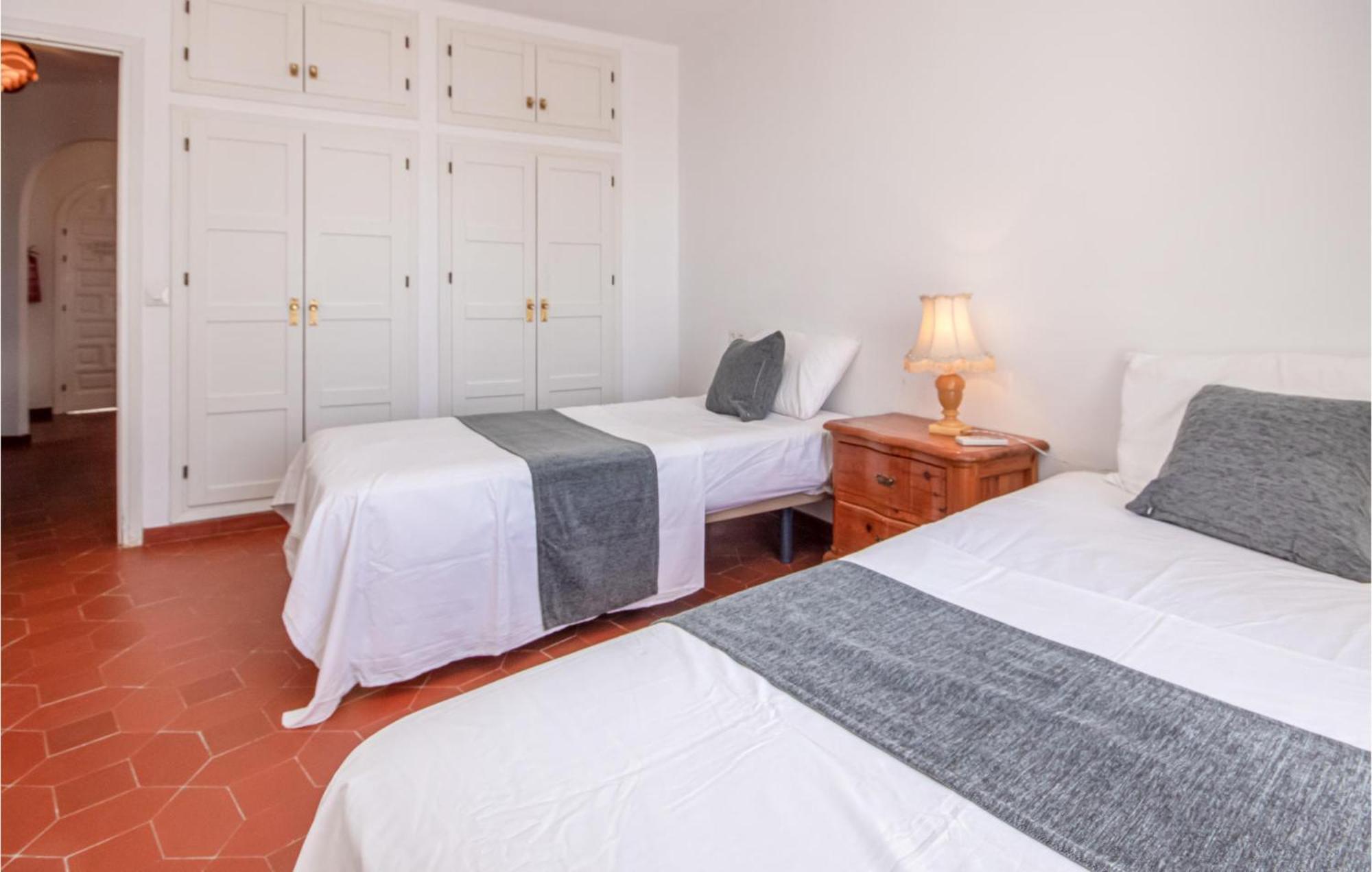 Gorgeous In With House Sea View Semesterbostad